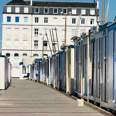 De La Apartment *