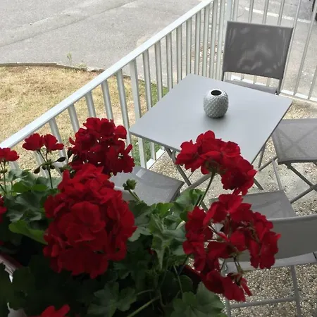 De La Apartment