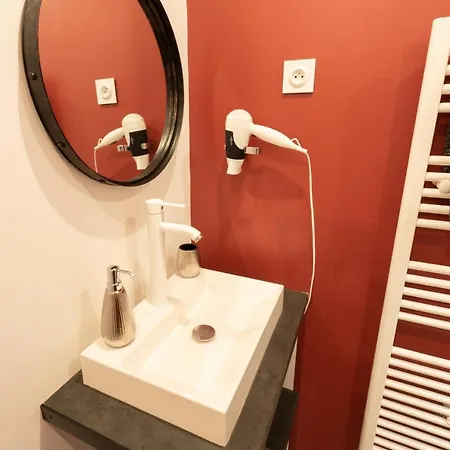 De La Apartment